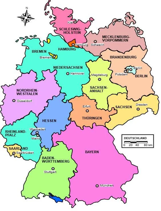 Eine Landkarte von Deutschland mit den einzelnen Bundesländern und den Hauptstädten.